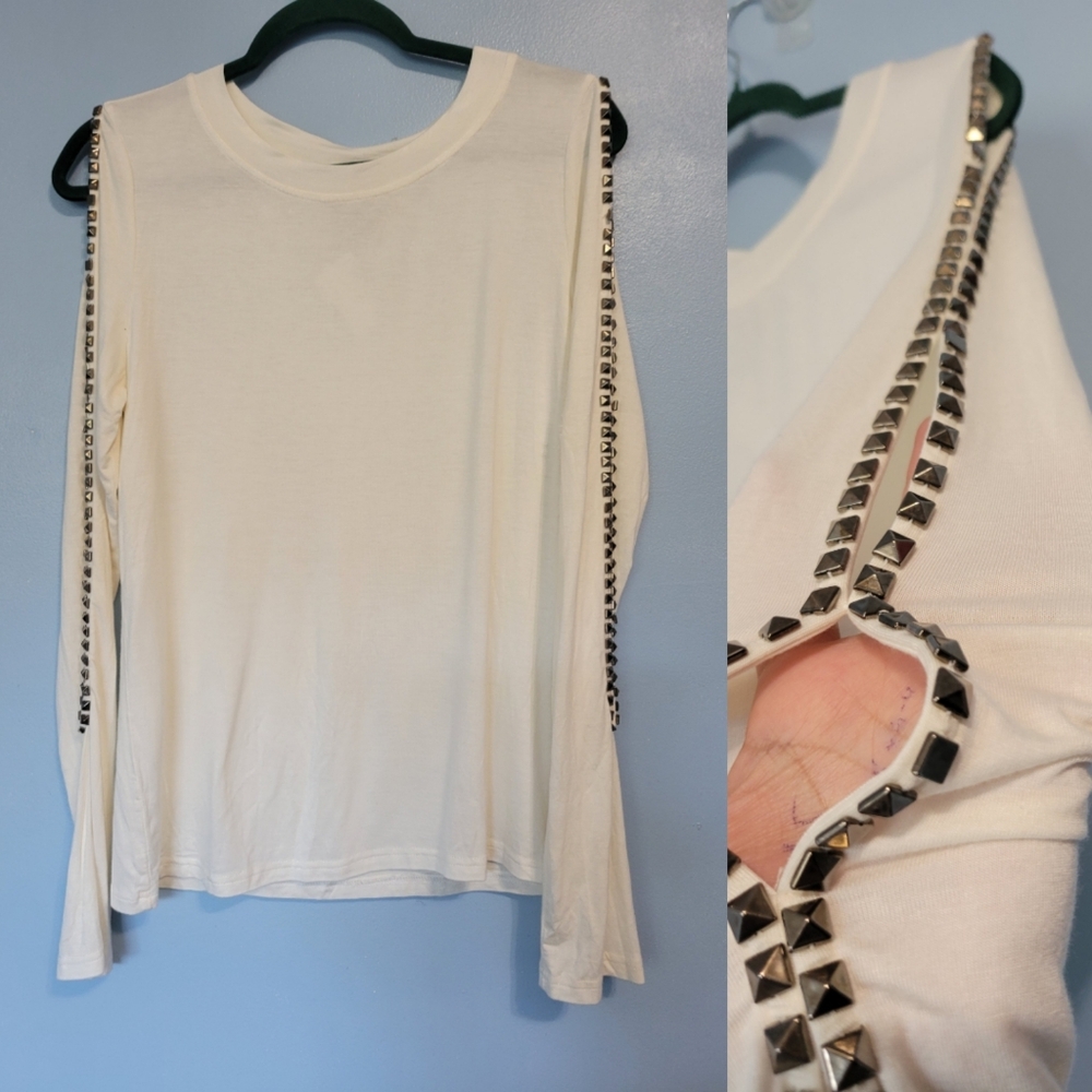 Vocal Studded Sleeve Cold Shoulder T-Shirt XL Ivory